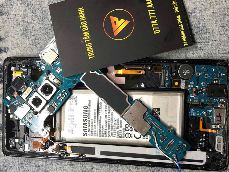 Vinh Phát Store – Trung tâm sửa chữa điện thoại uy tín tại Bình Dương nay là TP. Hồ Chí Minh